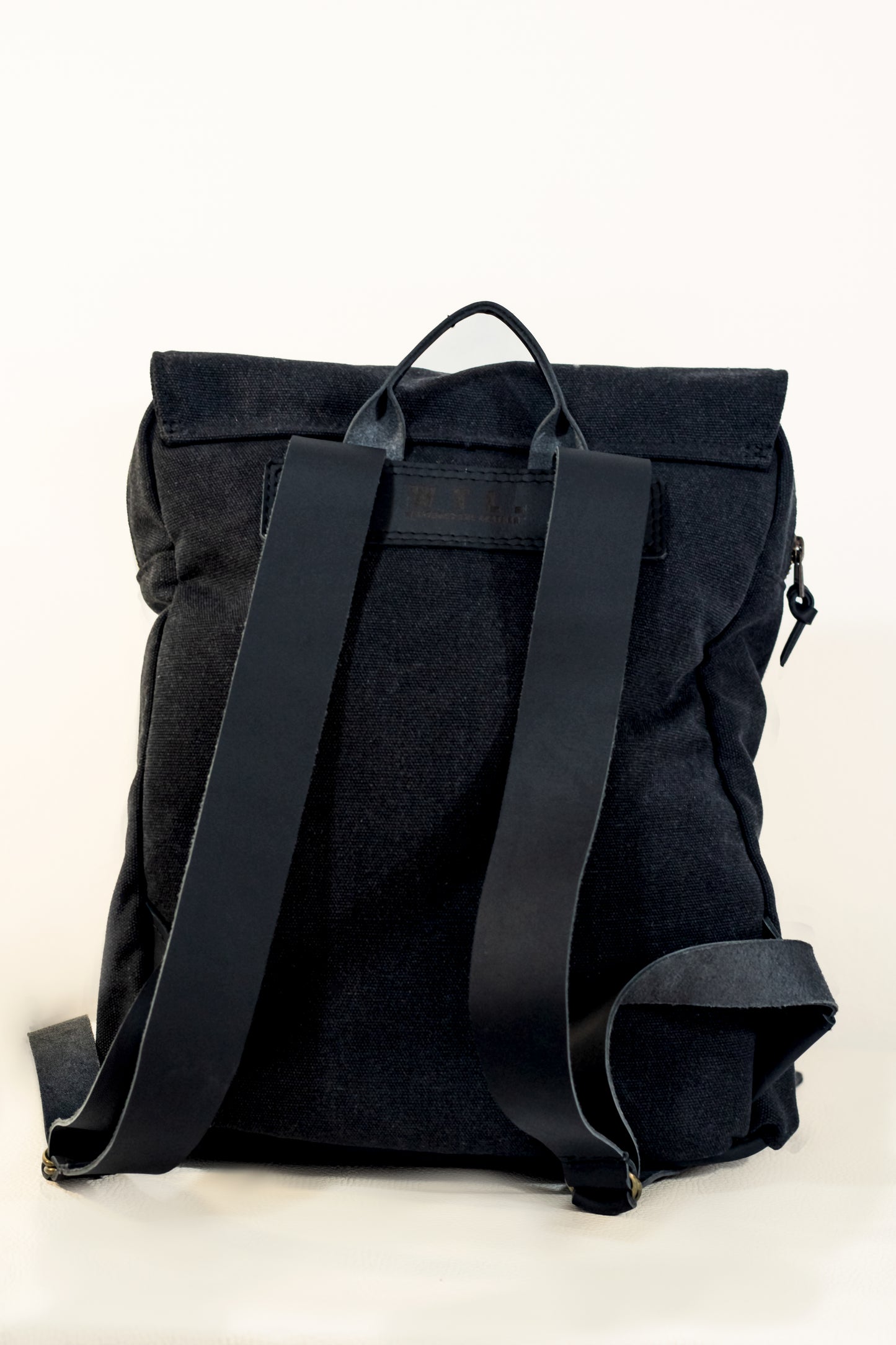 Canvas Black